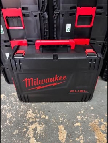 Milwaukee large deep toolbox - milwaukee,
