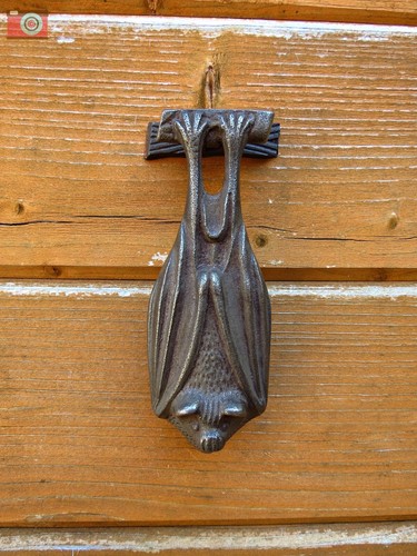 Bat theme cast - bat,