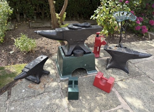 Collection anvils stands - anvils,,
