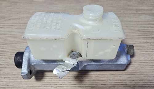 Lockheed master cylinder - lockheed, with