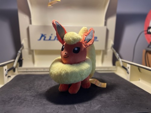 Official pokemon flareon tomy - official,