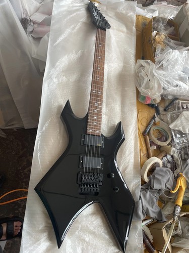Black rich electric guitar - black, bc
