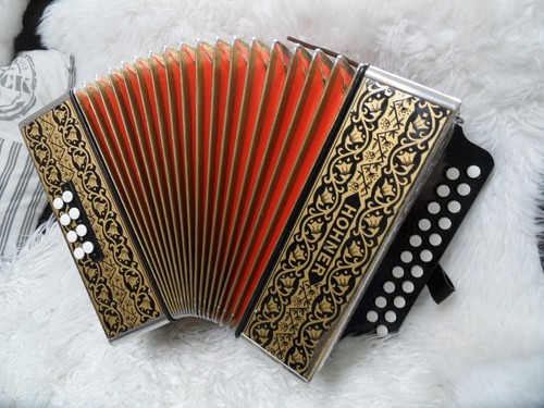 Hohner vienna model row - vienna,