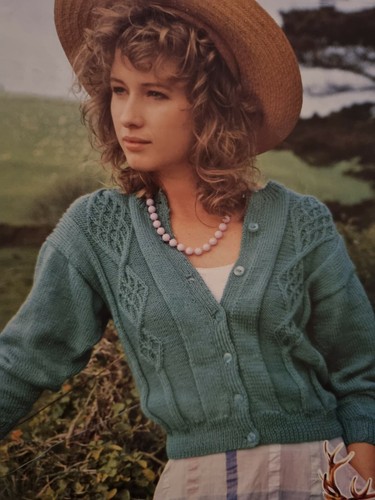 Knitting pattern ladies - dk,