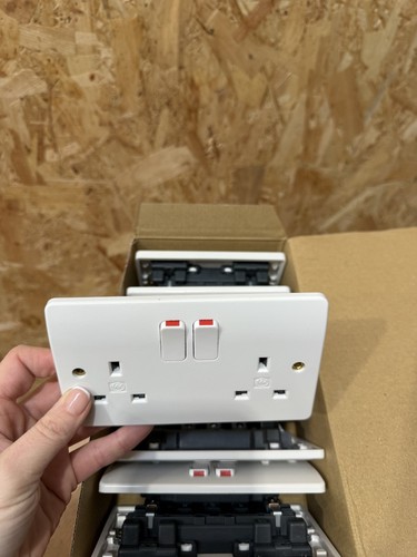 Logic plus amp 2 gang - plus,