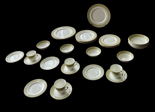 Royal doulton sonnet piece - sonnet,