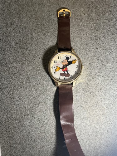 Lorus mickey mouse watch wall - mickey,
