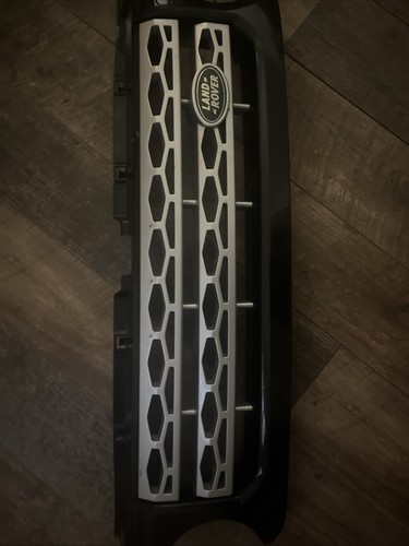 Black and silver front grille - black,