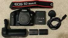 Canon EOS 5D MARK III + Battery Grip BG-E11 EXCELLENT Condition 6042 Shutter Cnt