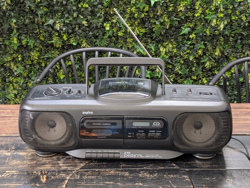 Sanyo mcd z10f radio - sanyo,