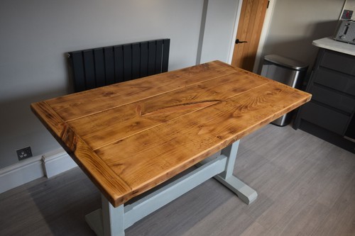 Rustic farmhouse solid - farmhouse,