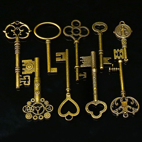 Keys big large antique - 9x,