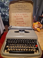 Olivetti Lettera 32 Portable