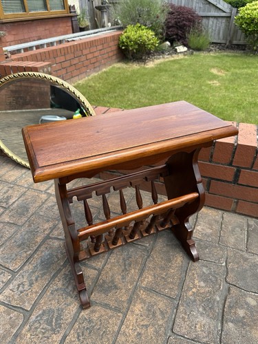 Magazine rack table - magazine,