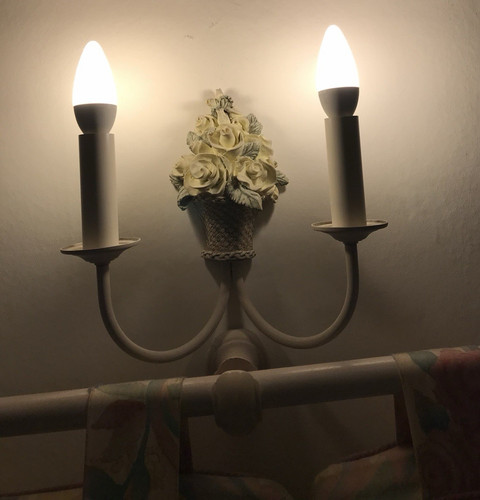 Light floral chandelier - ,