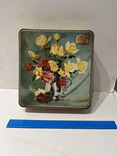 Vintage biscuit tin - ,