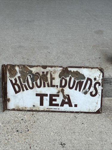 Vintage porcelain brooke - vintage,