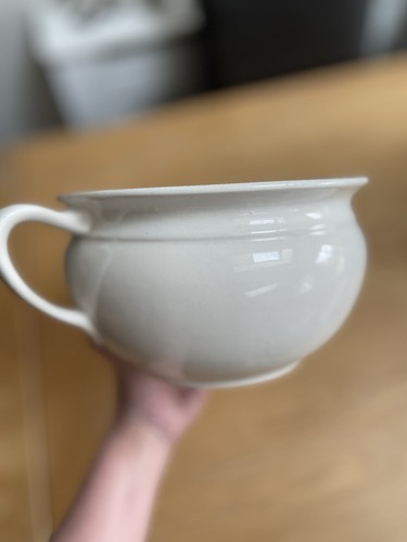 Vintage cream ceramic chamber - cream,