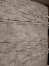 Pair of roses floral, already