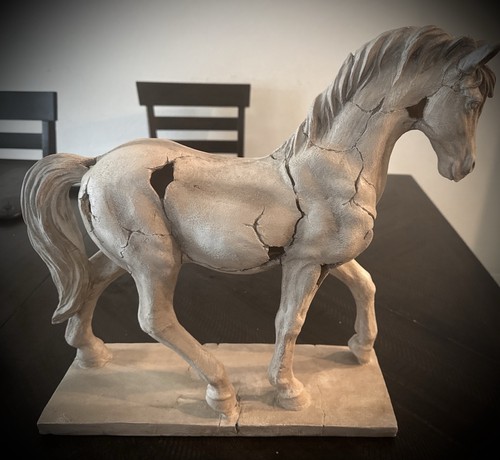 Line cracked finish - cracked, horse