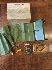 Vintage Chad Valley Escalado