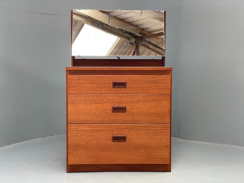 Vintage chest drawers - of, by