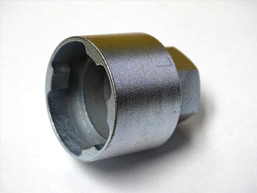 Locking wheel nut key - locking,