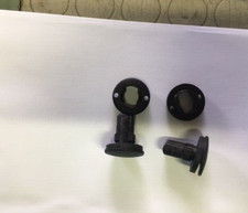 FIAT PANDA 141 COPPIA 2 PERNI PER FISSAGGIO MANIGLIA VETRO LATERALE POSTERIORE