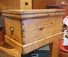 ANTIQUE VICTORIAN STRIPPED PINE BLANKET BOX  CHEST  TRUNK        FREE UK POSTAGE