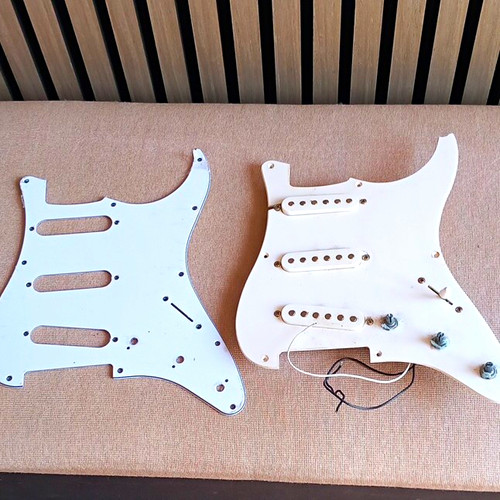 White squier affinity - white,