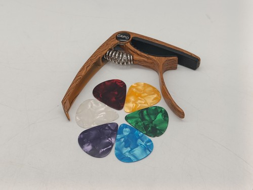 Guitar capo for