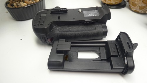 D12 battery handle - mb-d12, grip