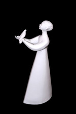 Royal Doulton Ceramic PEACE Figurine HN2470 No Damage