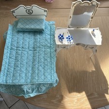 Vintage Sindy Doll Bed And