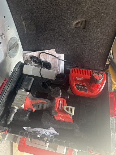 Milwaukee m12 bprt - milwaukee, 12v