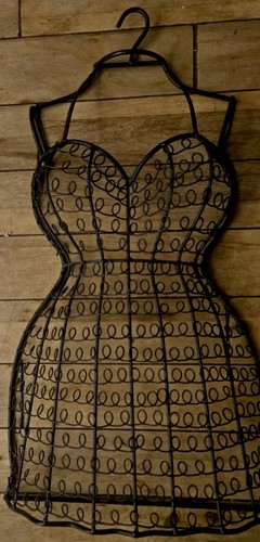 Vtg wire wall hanging - 15",