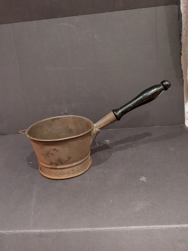 Medium size vintage tin - size, &