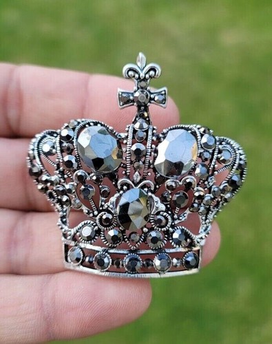 Crown brooch stunning - , vintage