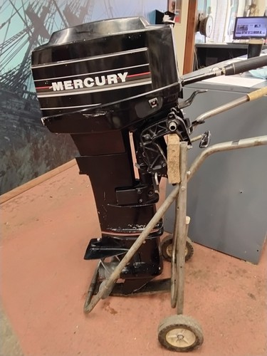 Mercury outboard motor - 25, hp