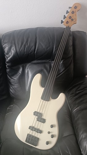 Fender fretless jazz - jazz, special