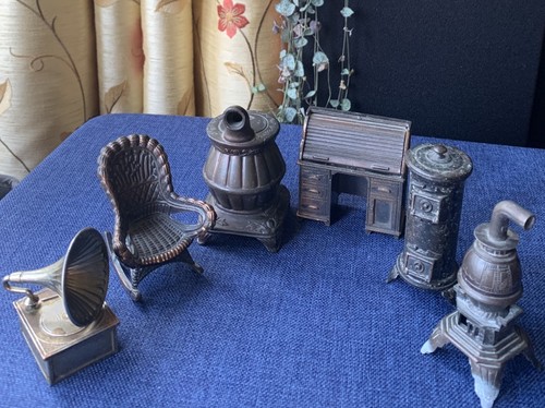 Vintage set die - die, cast