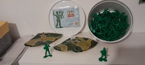 Toy story bucket soldiers - bucket, o