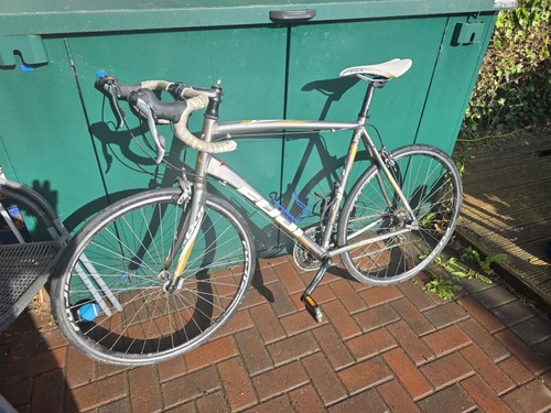 Fuji road touring bike - fuji, 59cm