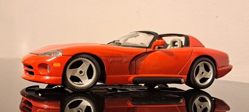 Scale 1996 dodge viper - 1/18,