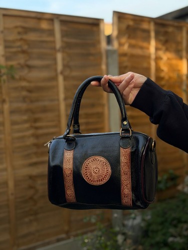 Vintage black leather handbag - vintage,