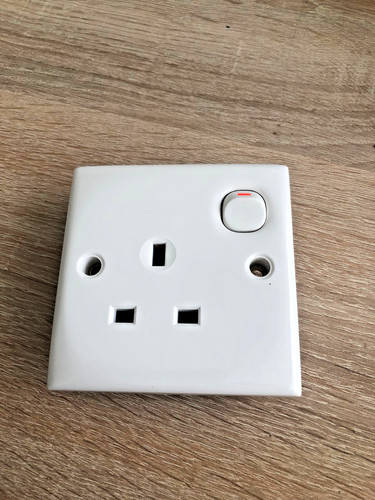 Clipsal e15 white gang - e15, 1