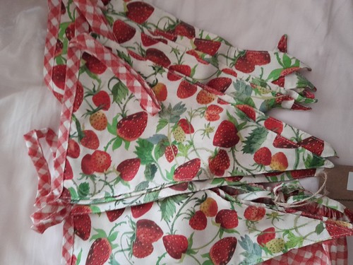Emma bridgewater strawberries - bridgewater,