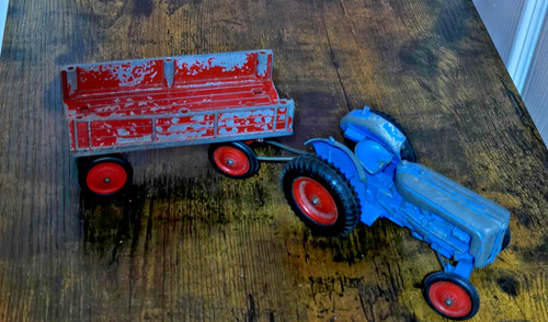 Vintage crescent toys fordson - crescent,