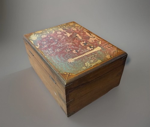 Vintage decorative wooden box - wooden,