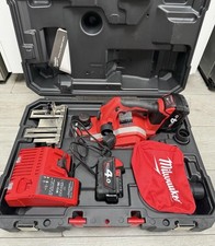 MILWAUKEE M18 BP-402C 18V 2 X